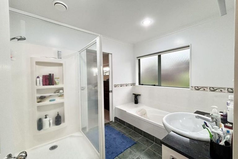 Photo of property in 32 Rush Creek Drive, Westgate, Auckland, 0614