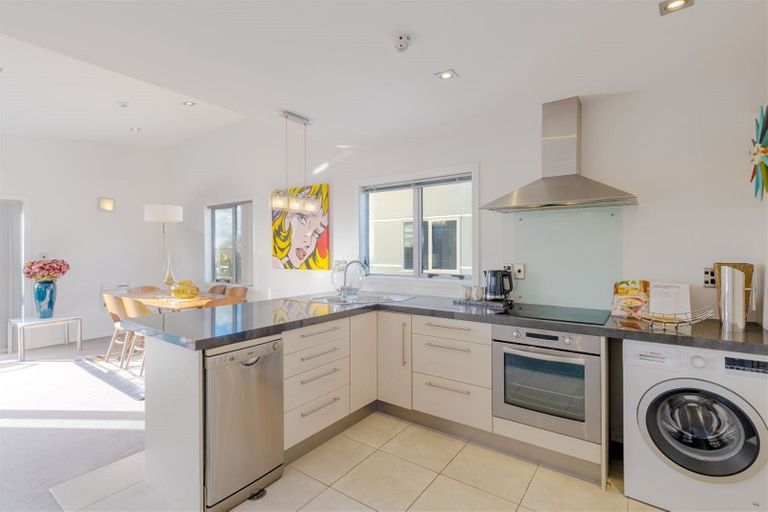 Photo of property in 3/8 Hutcheson Street, Sydenham, Christchurch, 8023