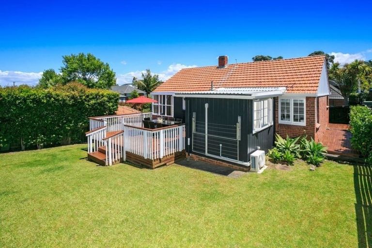Photo of property in 1/48 Onepoto Road, Hauraki, Auckland, 0622
