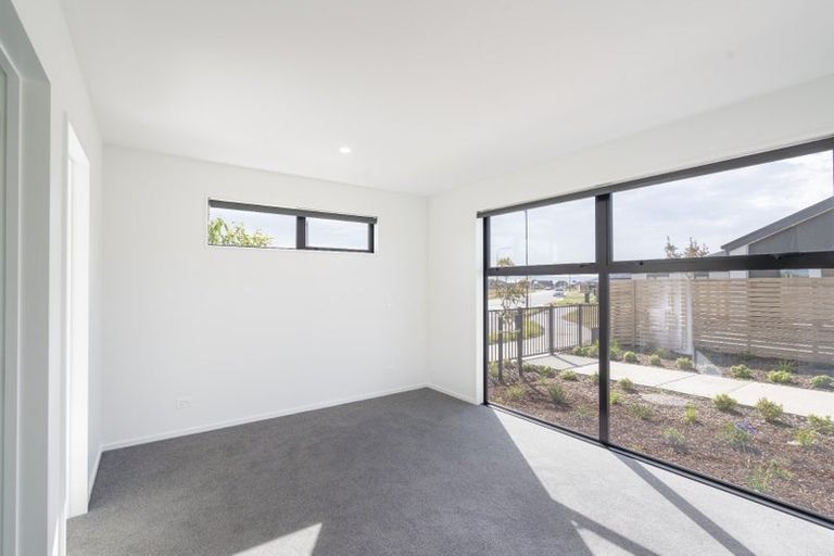 Photo of property in 16 Maple Lane, Huapai, Kumeu, 0810