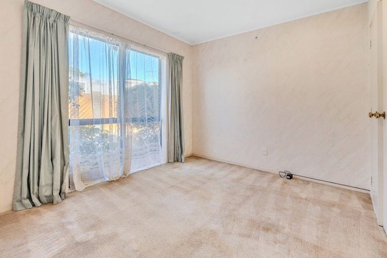 Photo of property in 31a The Esplanade, Eastern Beach, Auckland, 2012