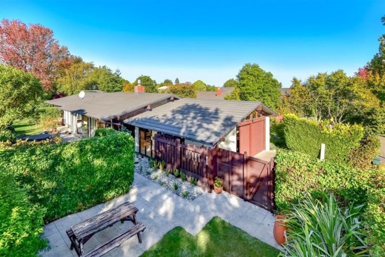 Photo of property in 33 Lynfield Avenue, Ilam, Christchurch, 8041
