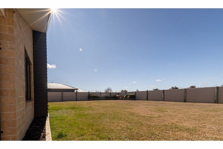 Photo of property in 15 Greenfield Place, Twizel, 7901