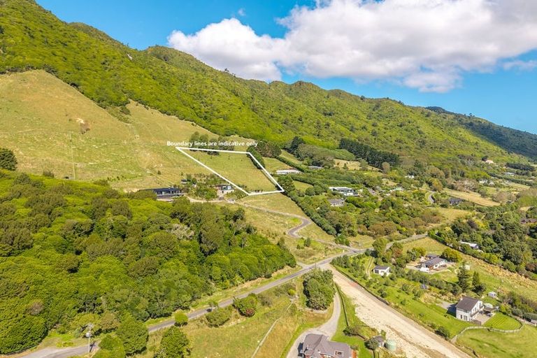 Photo of property in 251 Huia Street, Waikanae, 5391