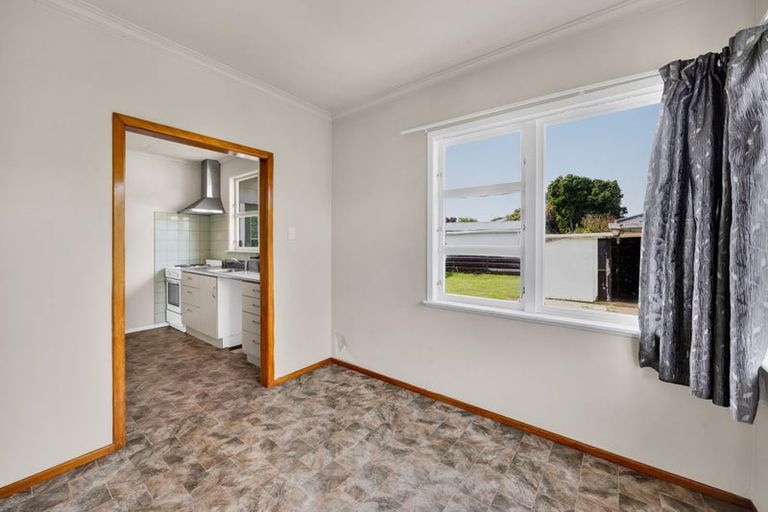 Photo of property in 3 Pacey Avenue, Hawera, 4610
