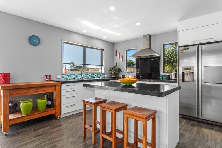 Photo of property in 41 Dawn Parade, Coastlands, Whakatane, 3120