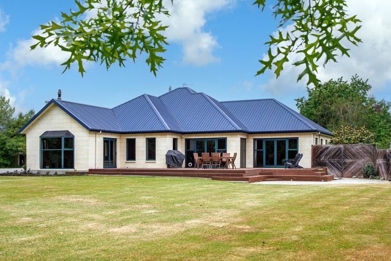 Photo of property in 75 Main North Road, Geraldine, 7930