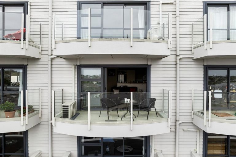 Photo of property in 13/5 Cook Street, Howick, Auckland, 2014