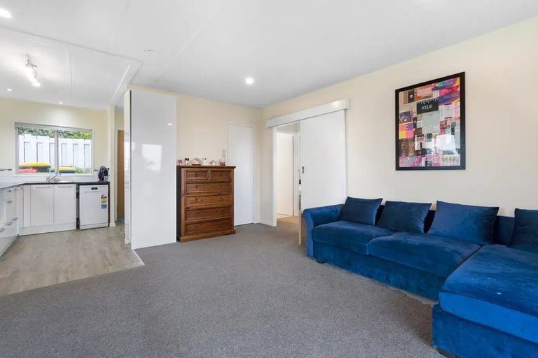 Photo of property in 1/98 Birkdale Road, Birkdale, Auckland, 0626