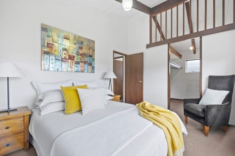 Photo of property in 2/10 Pierce Road, Milford, Auckland, 0620