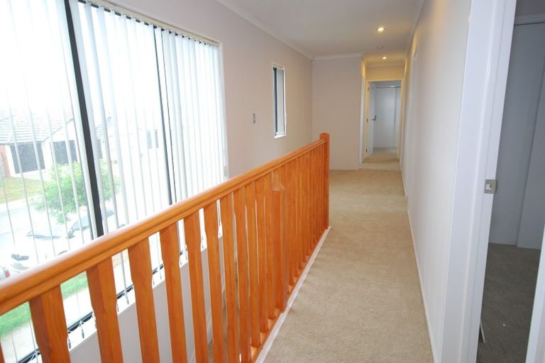 Photo of property in 8 Whekau Drive, Takanini, 2112