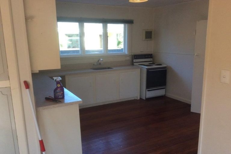 Photo of property in 2/11 Dunedin Street, Redwood, Christchurch, 8051