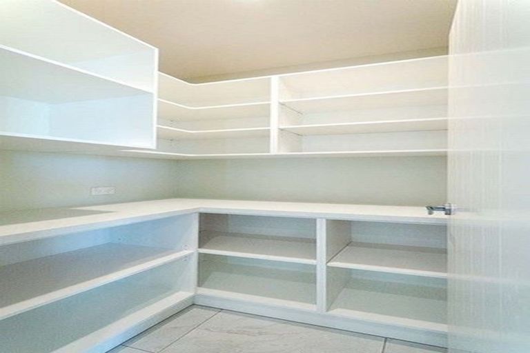 Photo of property in 10 Keeper Close, Woodend, 7610