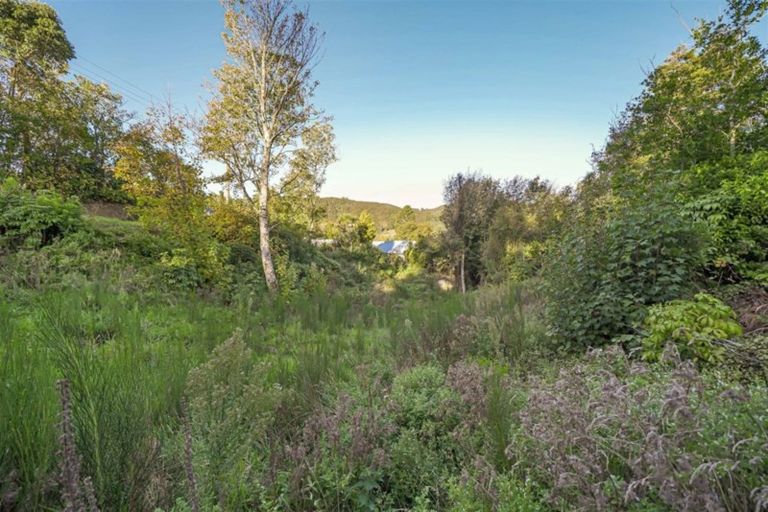 Photo of property in 5 Avro Road, Blue Mountains, Upper Hutt, 5371