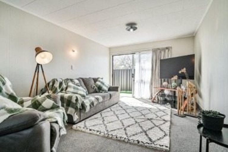 Photo of property in 2/408 Mclean Street, Saint Leonards, Hastings, 4120