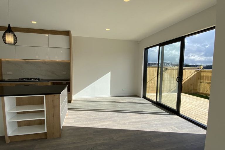 Photo of property in 117 Waekahu Road, Westgate, Auckland, 0814