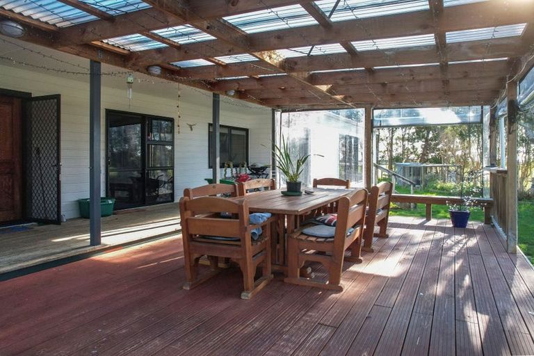 Photo of property in 249 Tararua Road, Levin, 5571