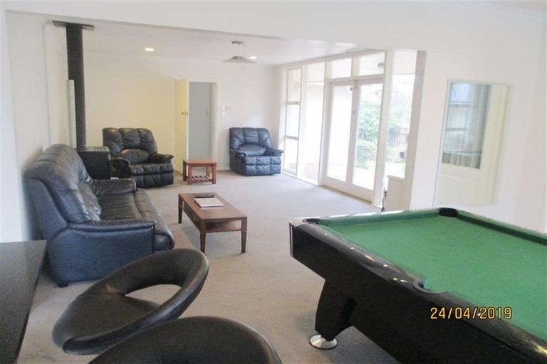 Photo of property in 2 Ilfracombe Place, Burnside, Christchurch, 8053