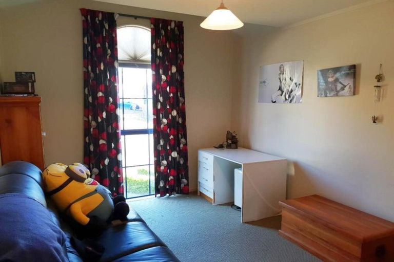 Photo of property in 12a Kentwood Drive, Woodridge, Wellington, 6037