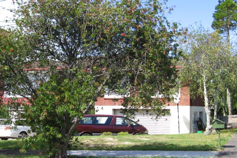 Photo of property in 6 Letterkenny Place, Blockhouse Bay, Auckland, 0600