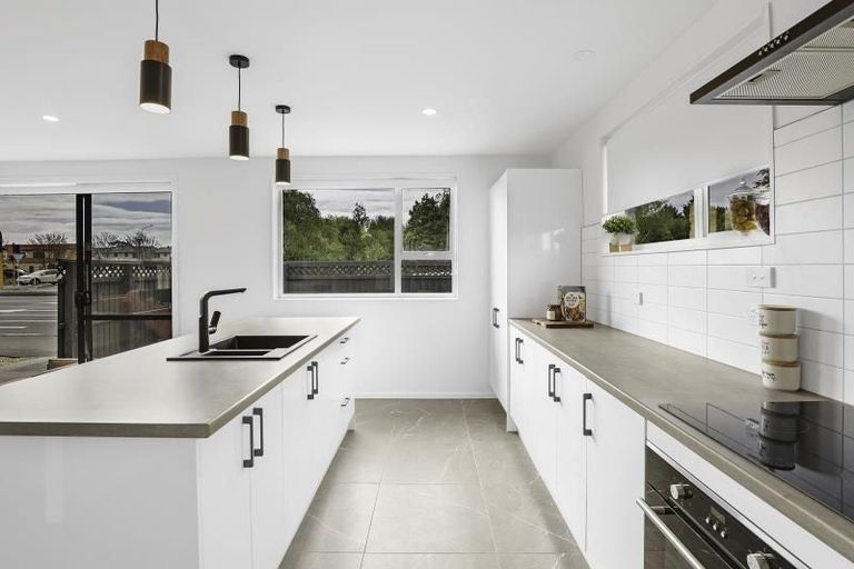 Photo of property in 1/116 Lincoln Road, Addington, Christchurch, 8024