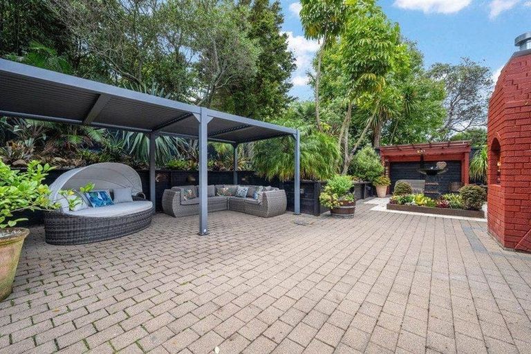 Photo of property in 80a Beach Road, Mellons Bay, Auckland, 2014