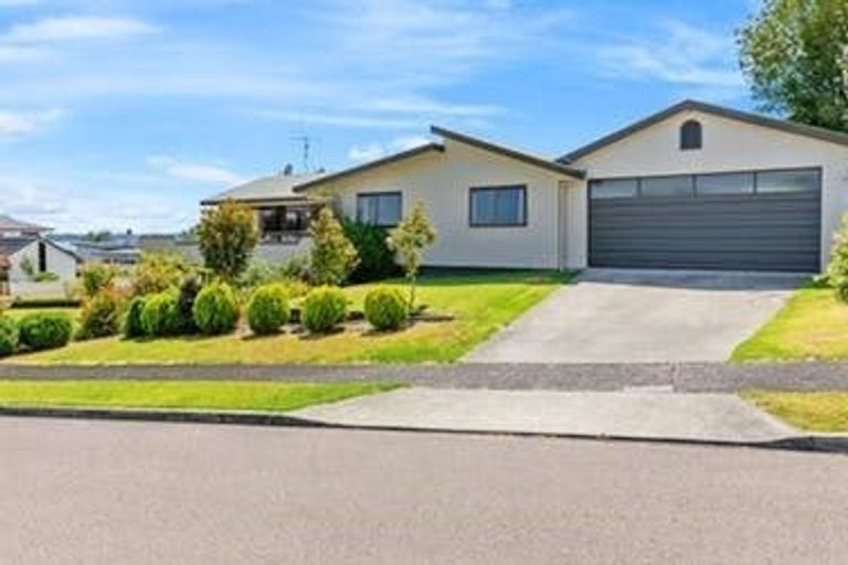 Photo of property in 16 Forrester Drive, Welcome Bay, Tauranga, 3112