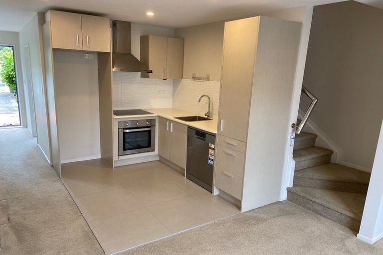 Photo of property in 29/11 Ray Small Drive, Papakura, 2110