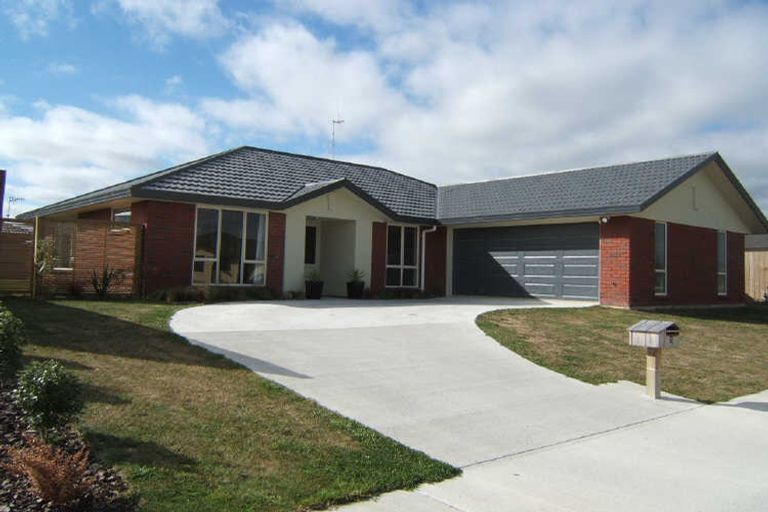 Photo of property in 5 Boston Parade, Kelvin Grove, Palmerston North, 4414