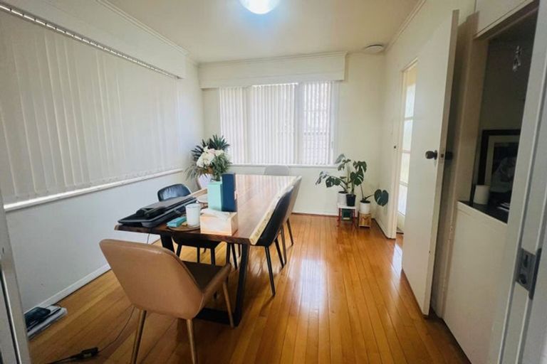 Photo of property in 1/172 Forrest Hill Road, Forrest Hill, Auckland, 0620