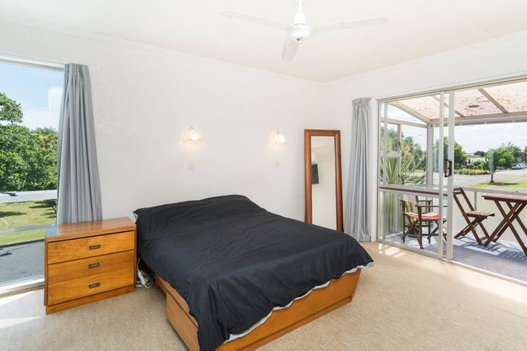 Photo of property in 2 Paradise Place, Milson, Palmerston North, 4414