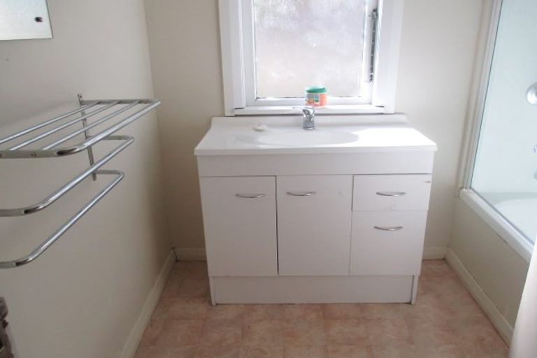 Photo of property in 20 Fitzherbert Street, Alicetown, Lower Hutt, 5010