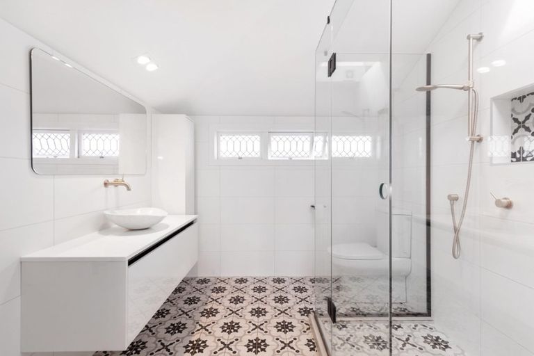 Photo of property in 27 Saltburn Road, Milford, Auckland, 0620