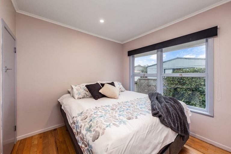 Photo of property in 2/303 Rangatira Road, Beach Haven, Auckland, 0626