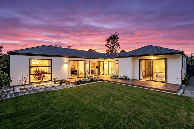 Photo of property in 27 Irvines Track, Halswell, Christchurch, 8025