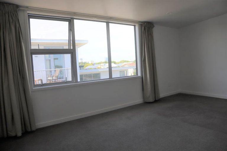 Photo of property in 2/44 Packe Street, Edgeware, Christchurch, 8013