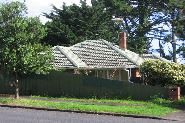 Photo of property in 213 Titirangi Road, Titirangi, Auckland, 0604