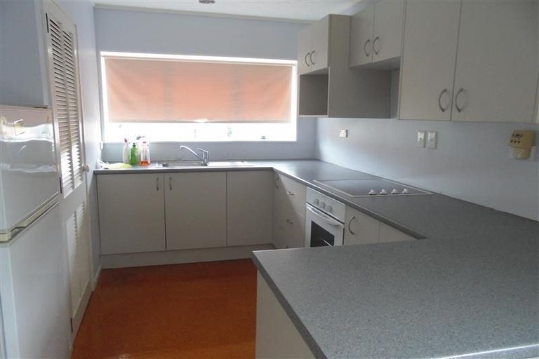 Photo of property in 2/24a Wolsley Avenue, Milford, Auckland, 0620