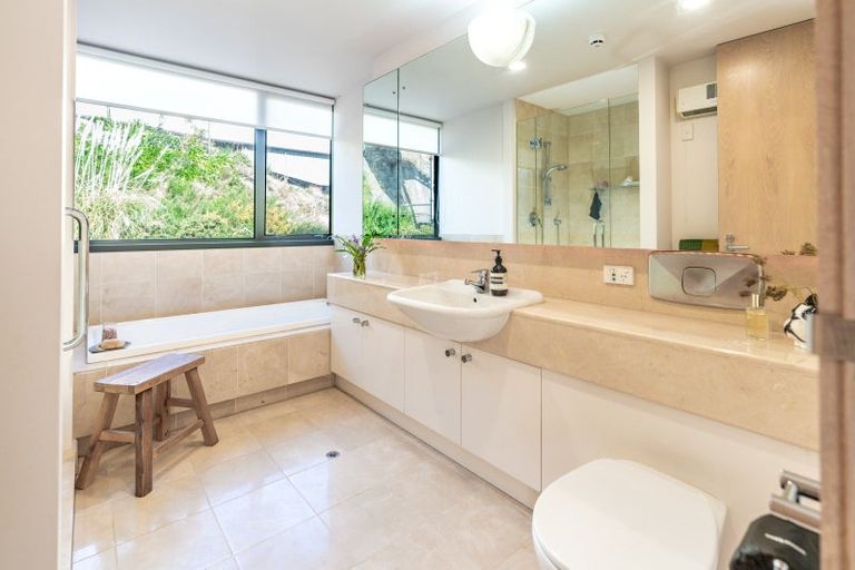 Photo of property in 7/308 Oriental Parade, Oriental Bay, Wellington, 6011