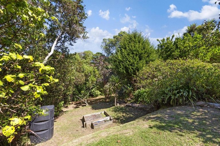 Photo of property in 19 Hiwi Crescent, Titahi Bay, Porirua, 5022