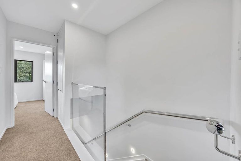 Photo of property in 252 Pakuranga Road, Pakuranga Heights, Auckland, 2010