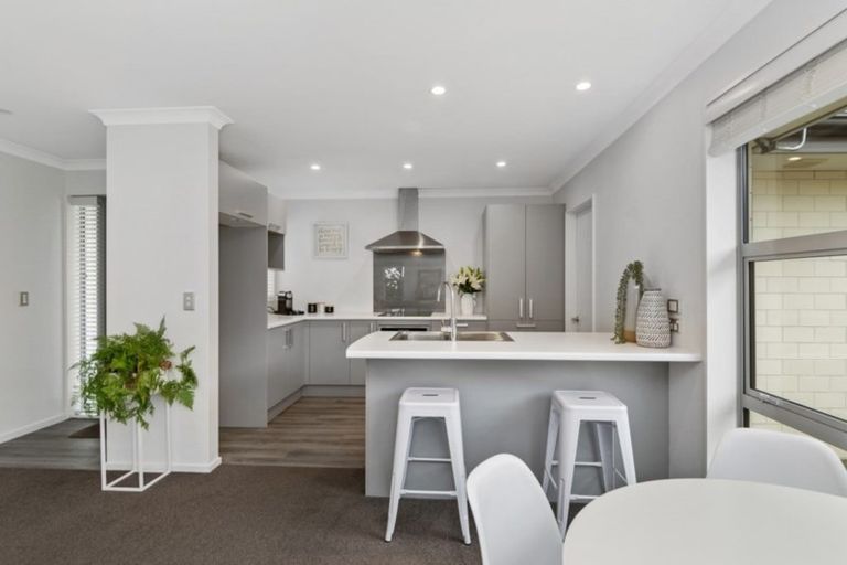 Photo of property in 1/502 Harewood Road, Harewood, Christchurch, 8051