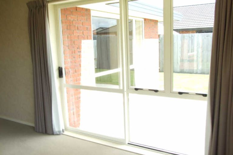 Photo of property in 5 Boston Parade, Kelvin Grove, Palmerston North, 4414