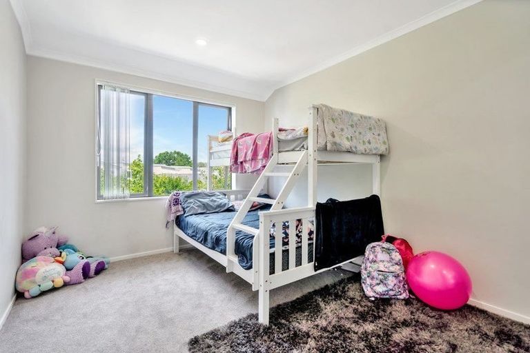 Photo of property in 9e Kingdale Road, Henderson, Auckland, 0610