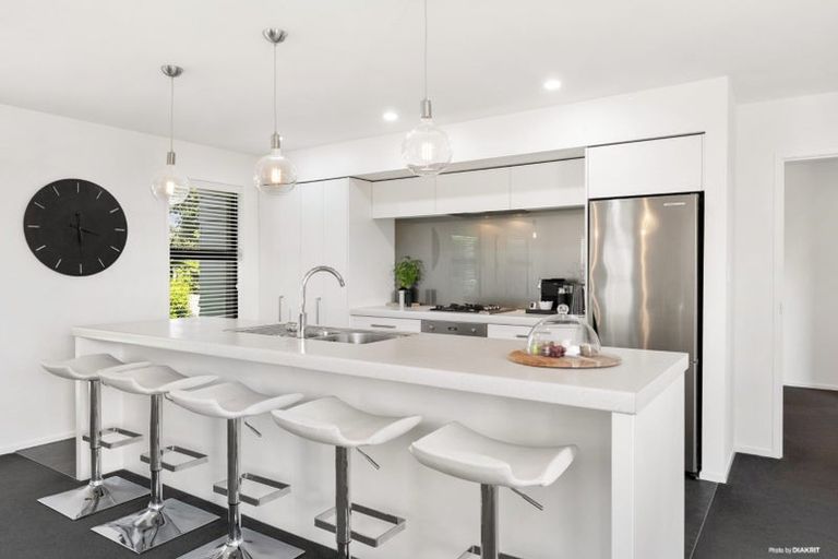 Photo of property in 23 Stockyard Crescent, Pukekohe, 2120