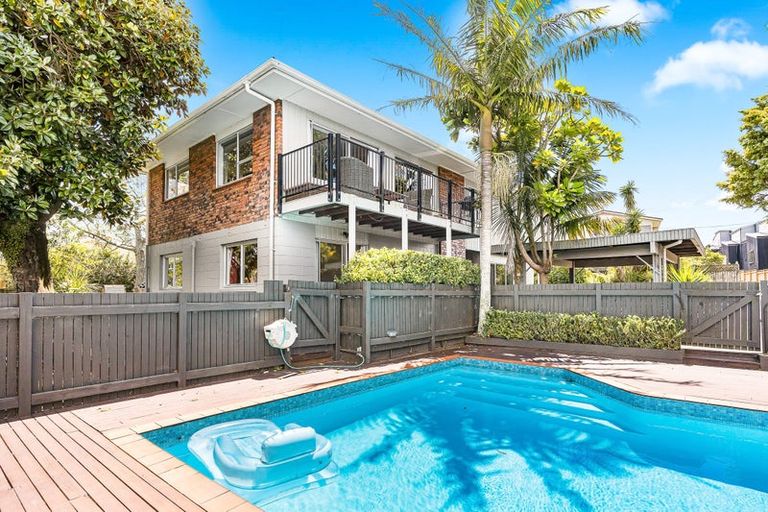 Photo of property in 14a Kowhai Road, Campbells Bay, Auckland, 0630