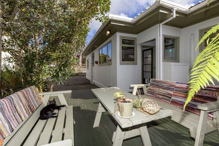 Photo of property in 5 Tennis Court Road, Raumati South, Paraparaumu, 5032