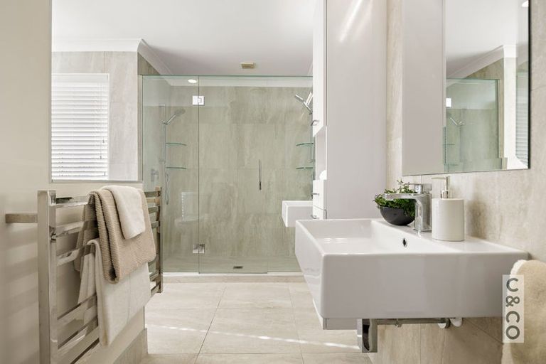 Photo of property in 832 Old North Road, Waimauku, 0882