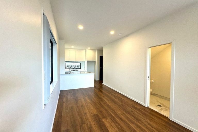 Photo of property in 5 Kaha Road, Takanini, 2110