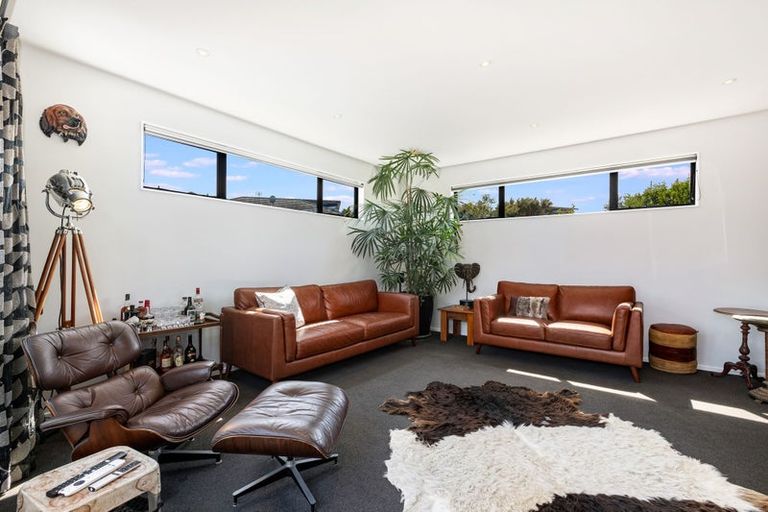 Photo of property in 11 Sumner Terrace, Aotea, Porirua, 5024